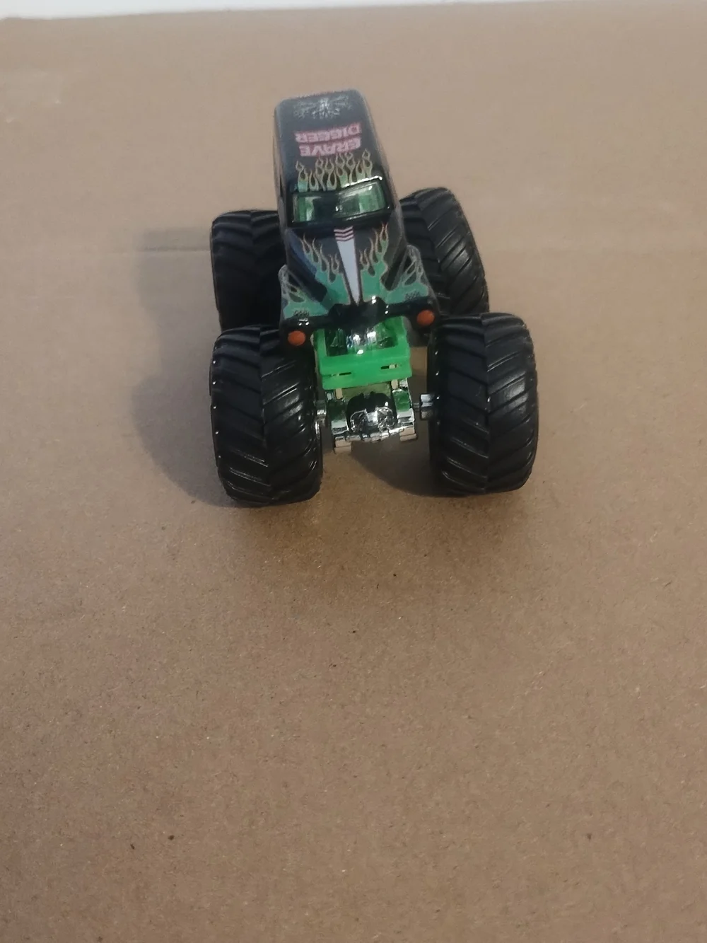 Monster Jam Grave Digger Monster Truck 1:64 Hot Wheels Toys